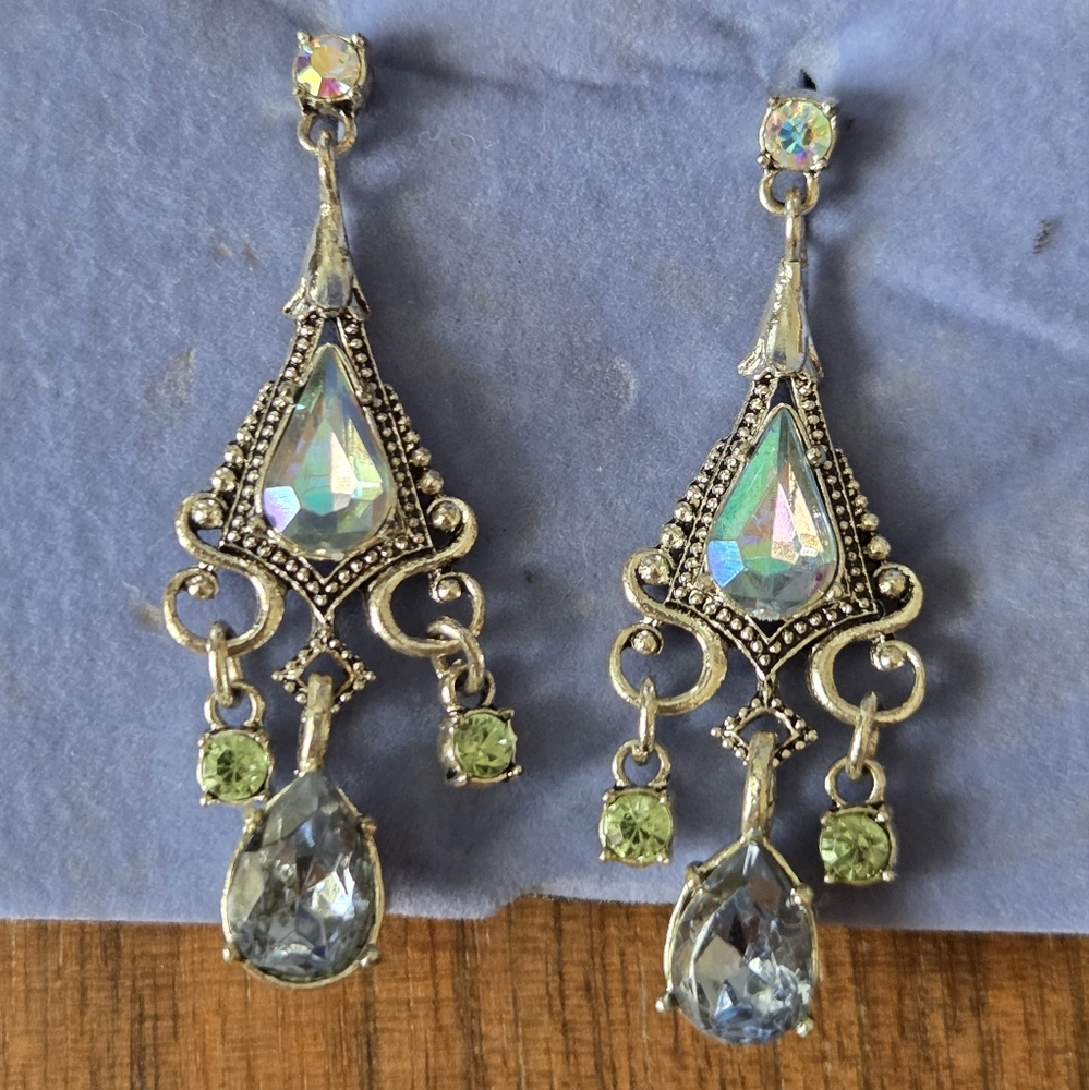 Avon Shimmering Blue Fashion Shower Earrings, 2002, PP #249162